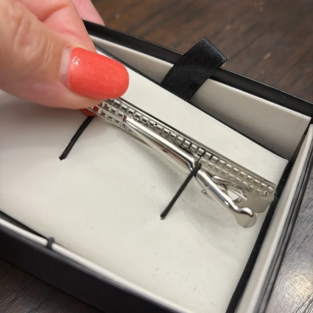 NWT men’s / women’s tie clip silvertone checkered cut out